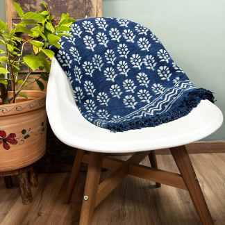 Indigo-Wohndecke – Chhota Flower, 170 × 120 cm