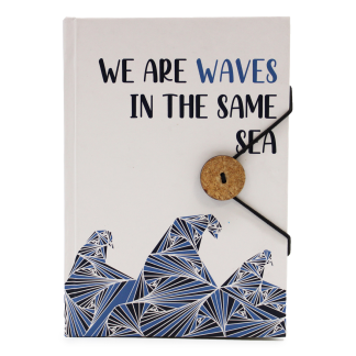 Kleines Notizbuch mit Band – Waves in the Same Sea